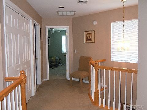 4th image of 69 Willow Wood Dr