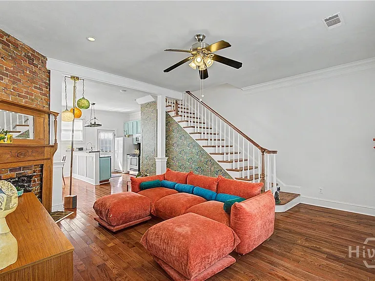1410 Jefferson St — Photo 9