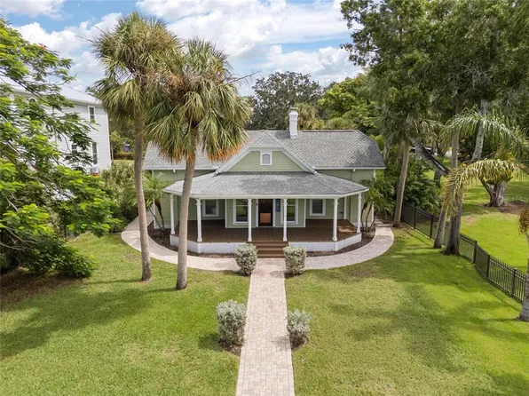 184 N Spring Blvd, Tarpon Springs, FL 34689