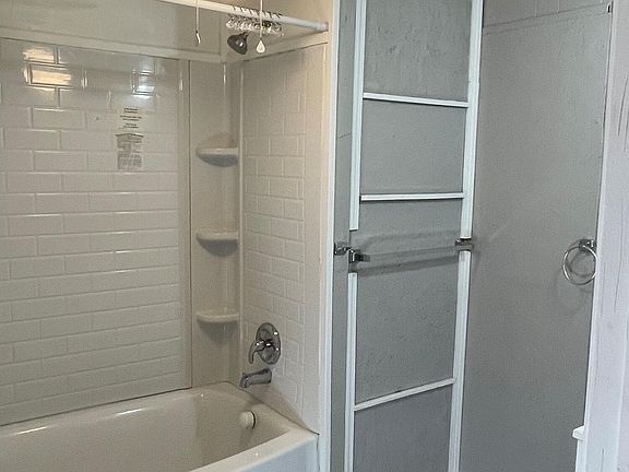 5th image of 400 Mira St