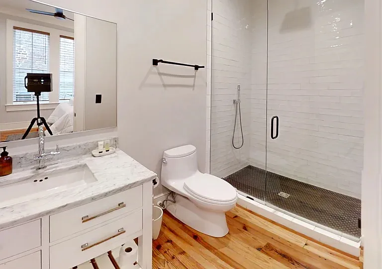 288 King St #202 — Photo 10