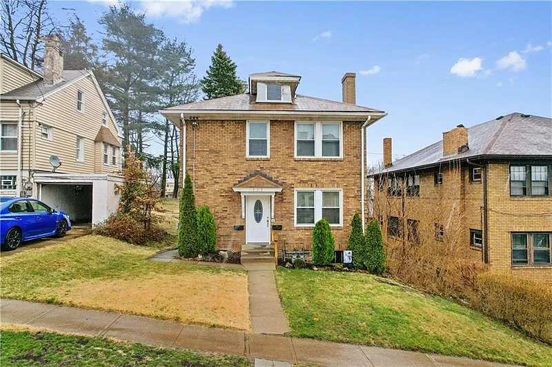 123 Stanford Ave #1