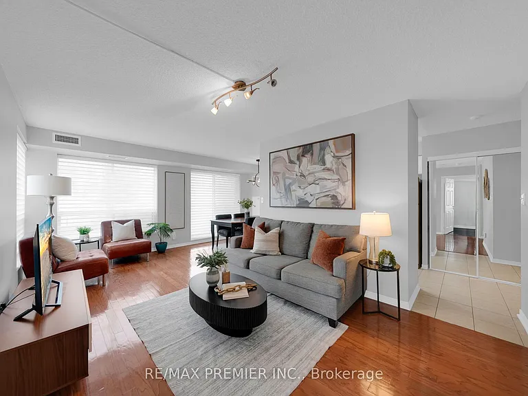 51 Baffin Ct #220 — Photo 27