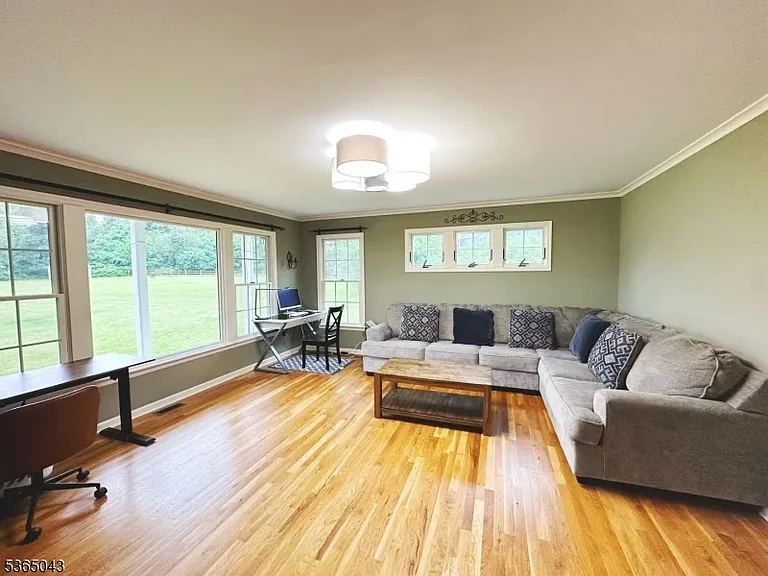 21 Meadowview Rd — Photo 10