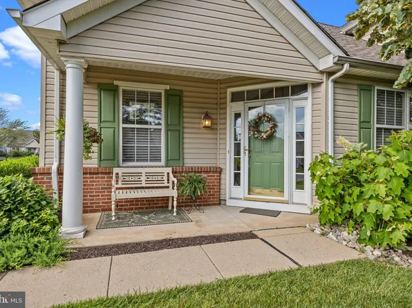 46 Tupelo Ln, Langhorne, PA 19047