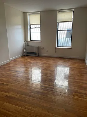 Rented by Danielle Stoller, LREB | media 2