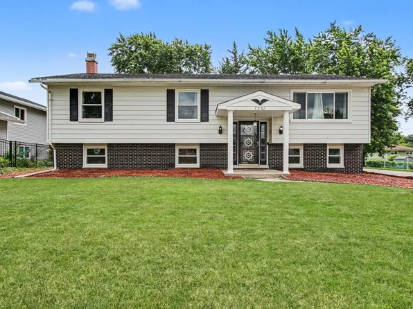 7331 W 83rd Ln, Crown Point, IN 46307