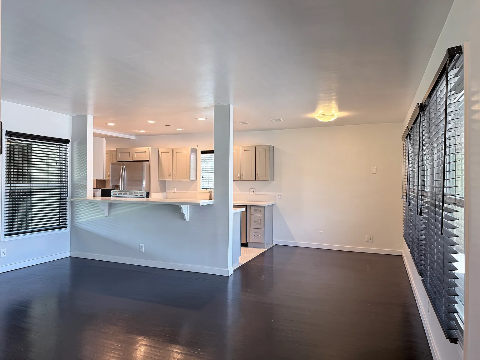 3 bed, 1128 sqft, $3,000 — Photo 3