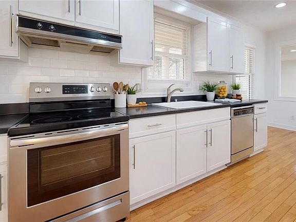 4th image of 1319 Janmar Rd