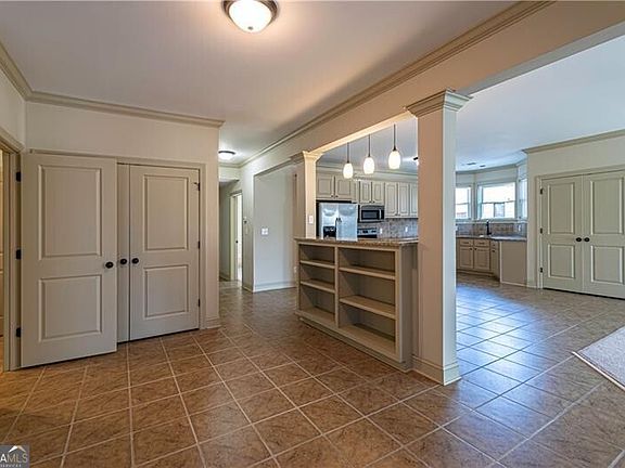 5th image of 2050 Oak Grove Rd NE