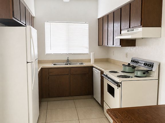 3rd image of 440 Sendero Loro #C