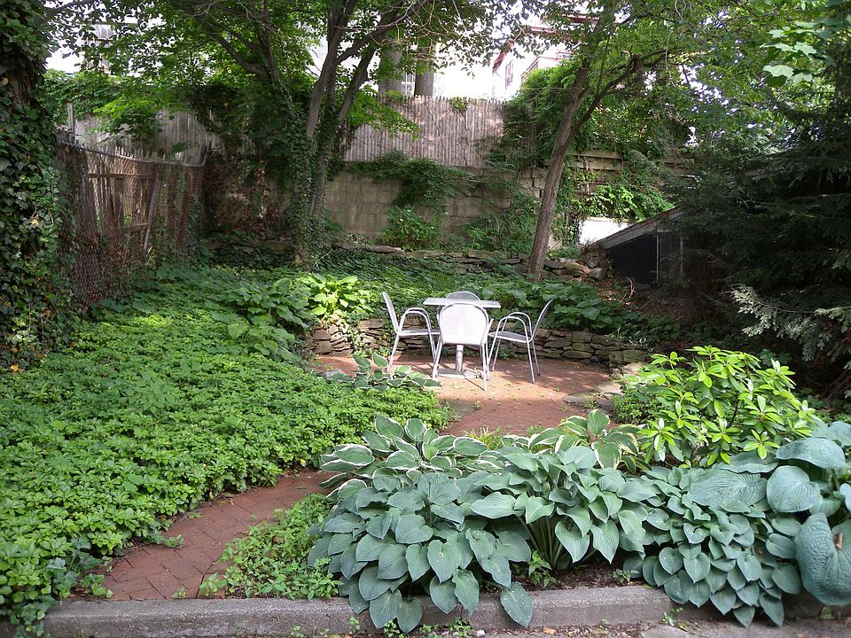 Shady garden for relaxing outdoors