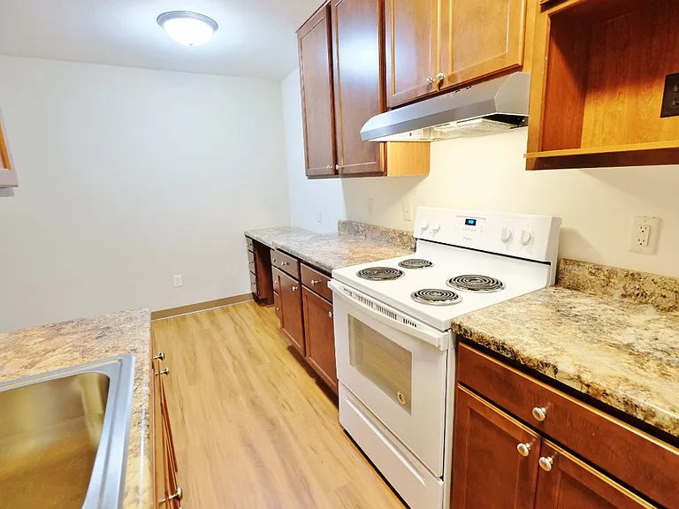 1776 St. Clair Ave — Photo 20