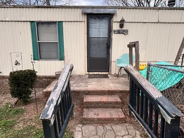 12743 Recreation Dr, Lowell, AR 72745