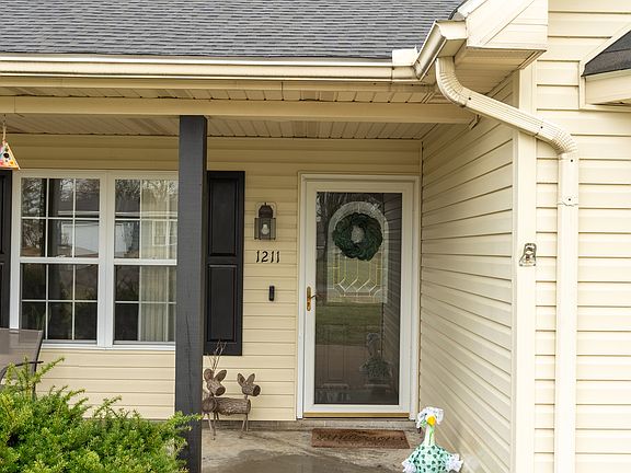 4th image of 1211 Mockingbird Ln