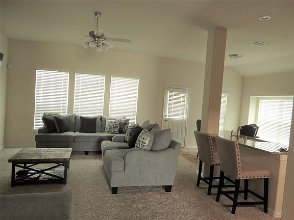 4th image of 14107 Medina Dr
