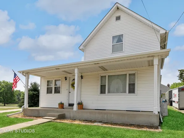 274 South St, Burlington, IL 60109
