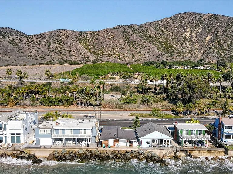 3884 Pacific Coast Hwy — Photo 26