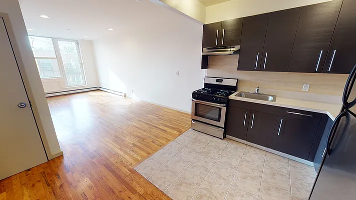 Rented by Metro Garden Realty NYC | media 2