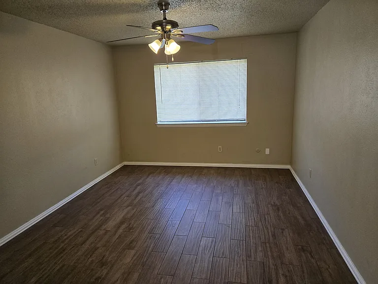 2136 Loma Verde Dr — Photo 9