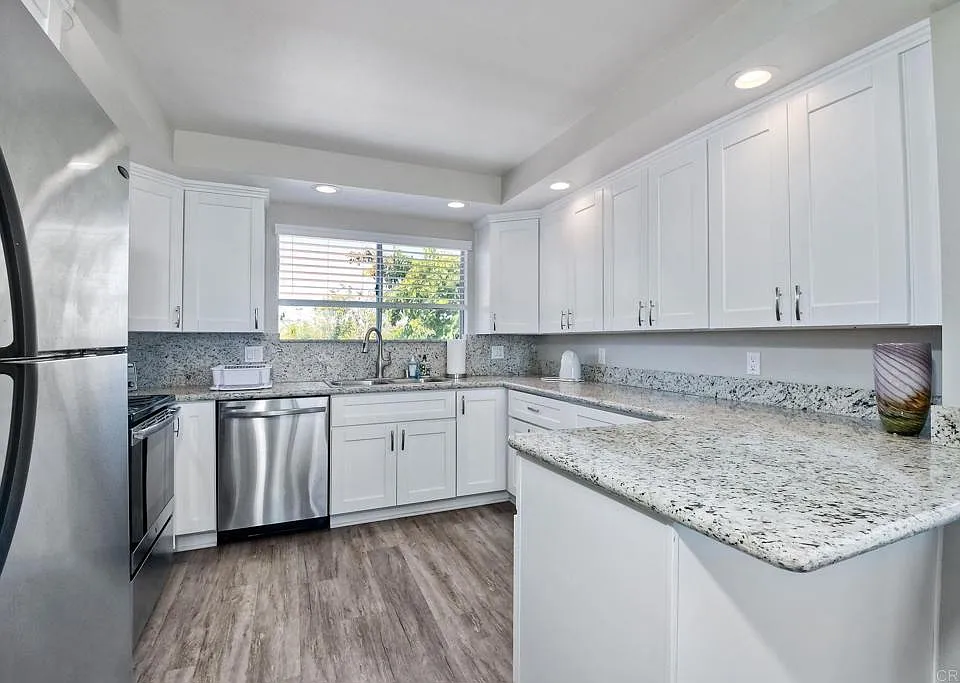 6677 Paseo Del Norte #B