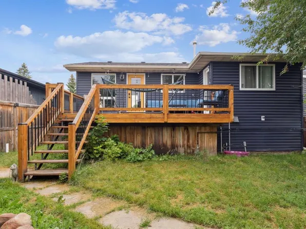 147 N Falchurch Cres NE, Calgary, AB T3J 1J9