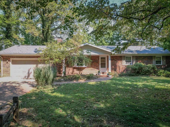 10900 S Woodside Dr, Evansville, IN 47712