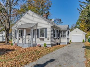 50 Meadow Rd, Longmeadow, MA 01106