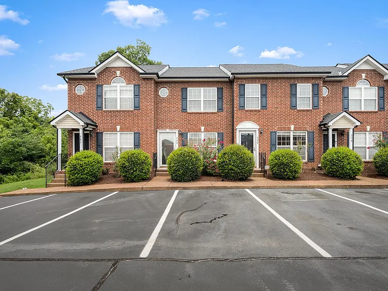 340 Stewarts Landing Cir — Photo 3