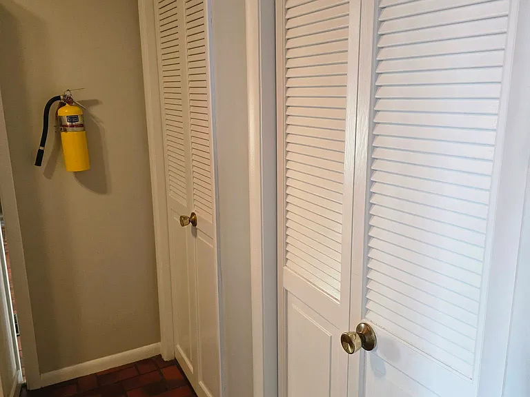 2509 W Euclid Ave — Photo 9