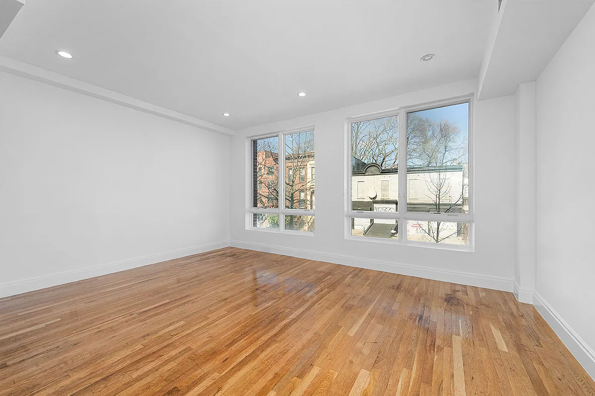 686 Mac Donough Street — Photo 3