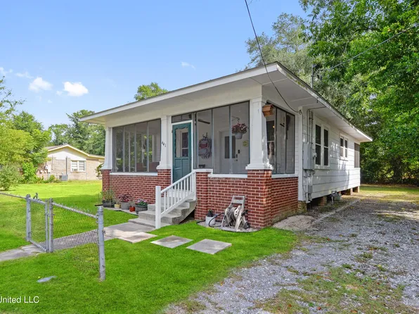 441 Ballentine St, Bay Saint Louis, MS 39520