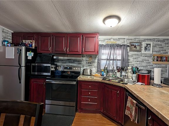 3rd image of 203 Colvin Rd
