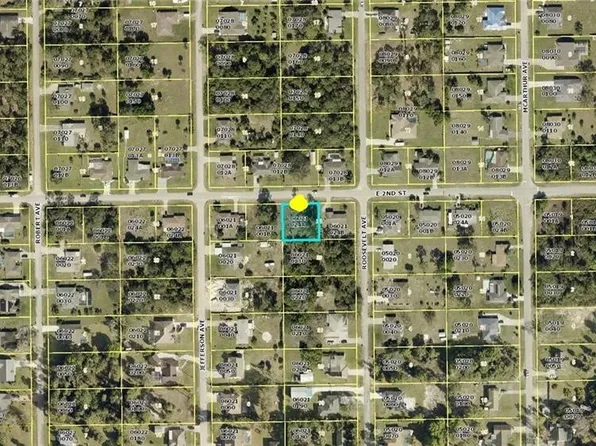 2604 E 2nd St, Lehigh Acres, FL 33936