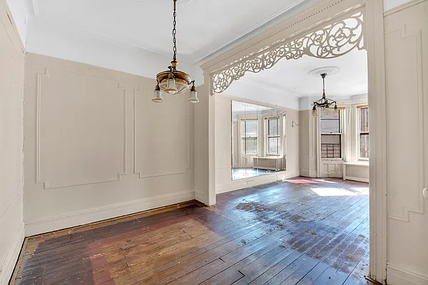 Sold by Compass | media 18