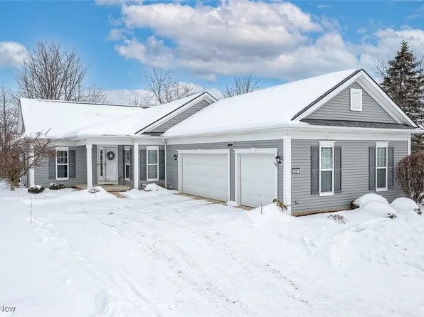 5221 Spruce Pointe Ln, Brunswick, OH 44212