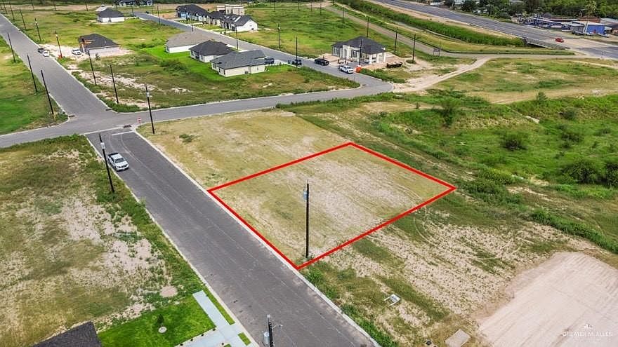 2nd image of 3605 Makayla St