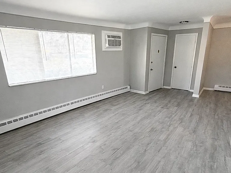 3611 Rochester Rd — Photo 2