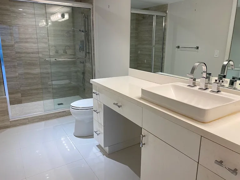881 Ocean Dr #10E — Photo 10