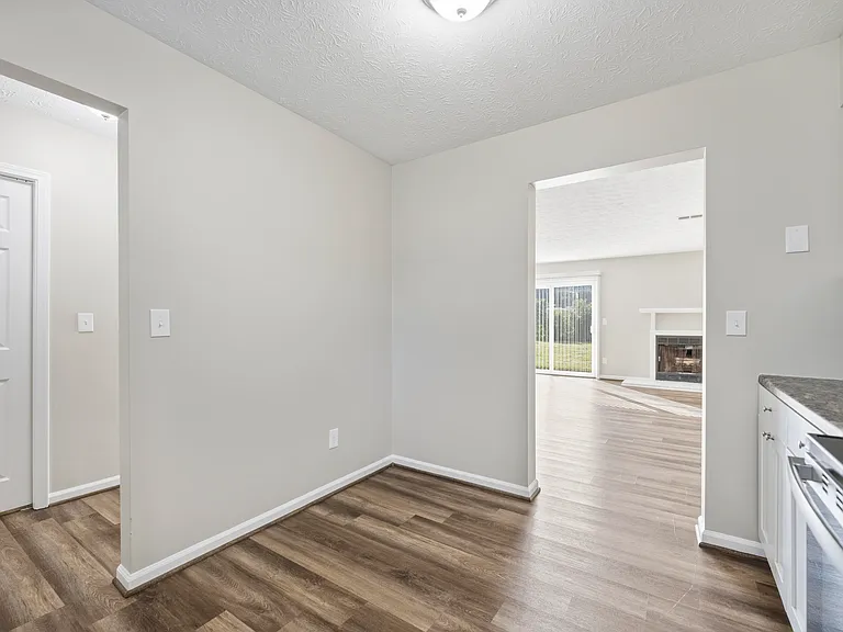 3646 Appian Way — Photo 10