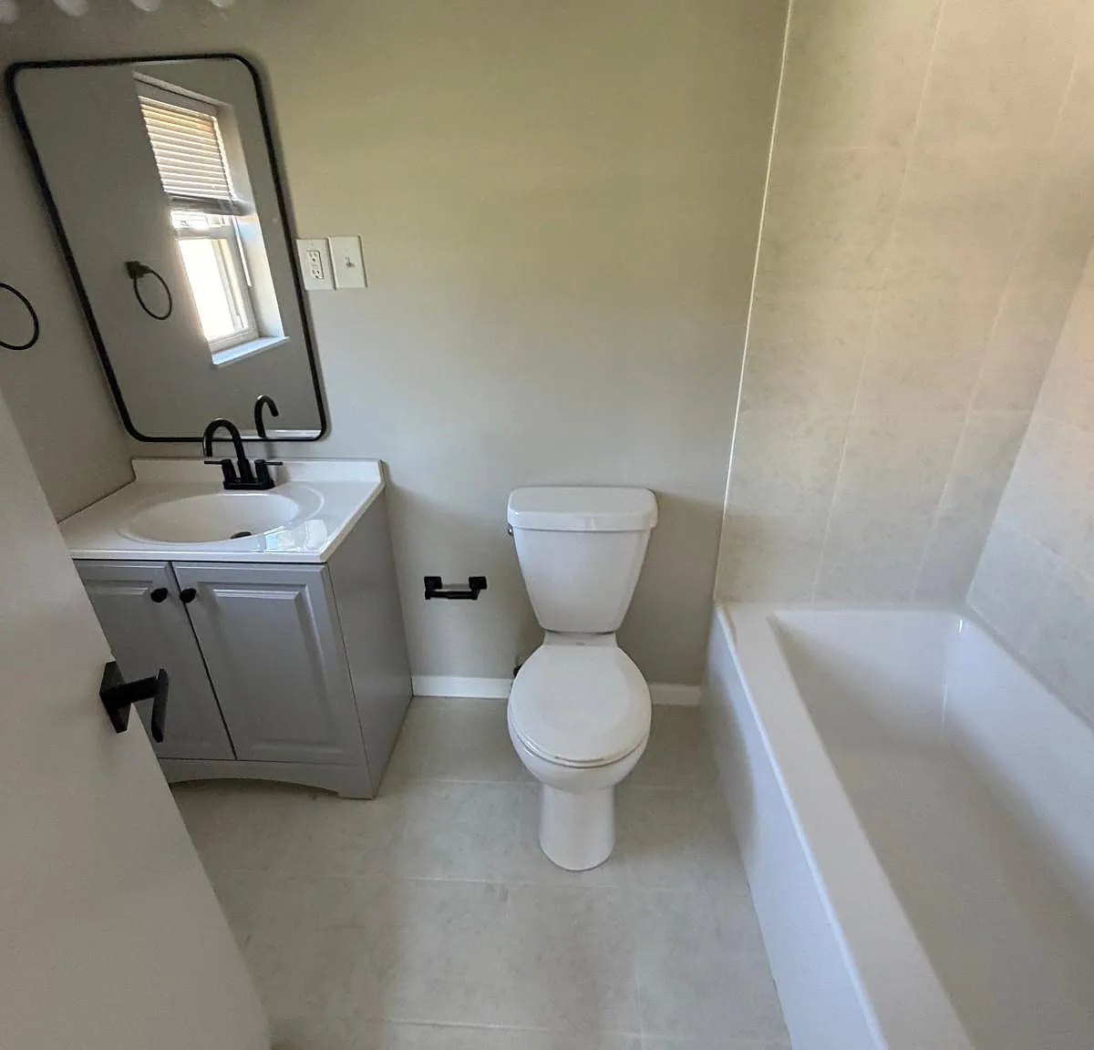 3 bed, $1,750 — Photo 2