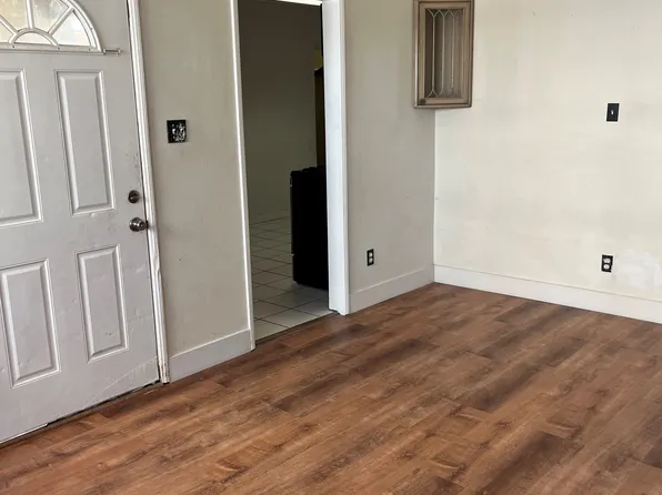 1152 E Arcadia Ct, Long Beach, CA 90813