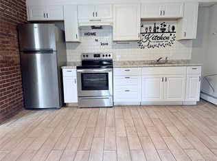 14 Dubois St, Newburgh, NY 12550