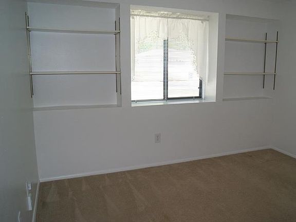 5th image of 5311 Black Pine Dr