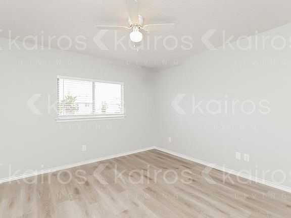 3rd image of 8806 Canvas Back