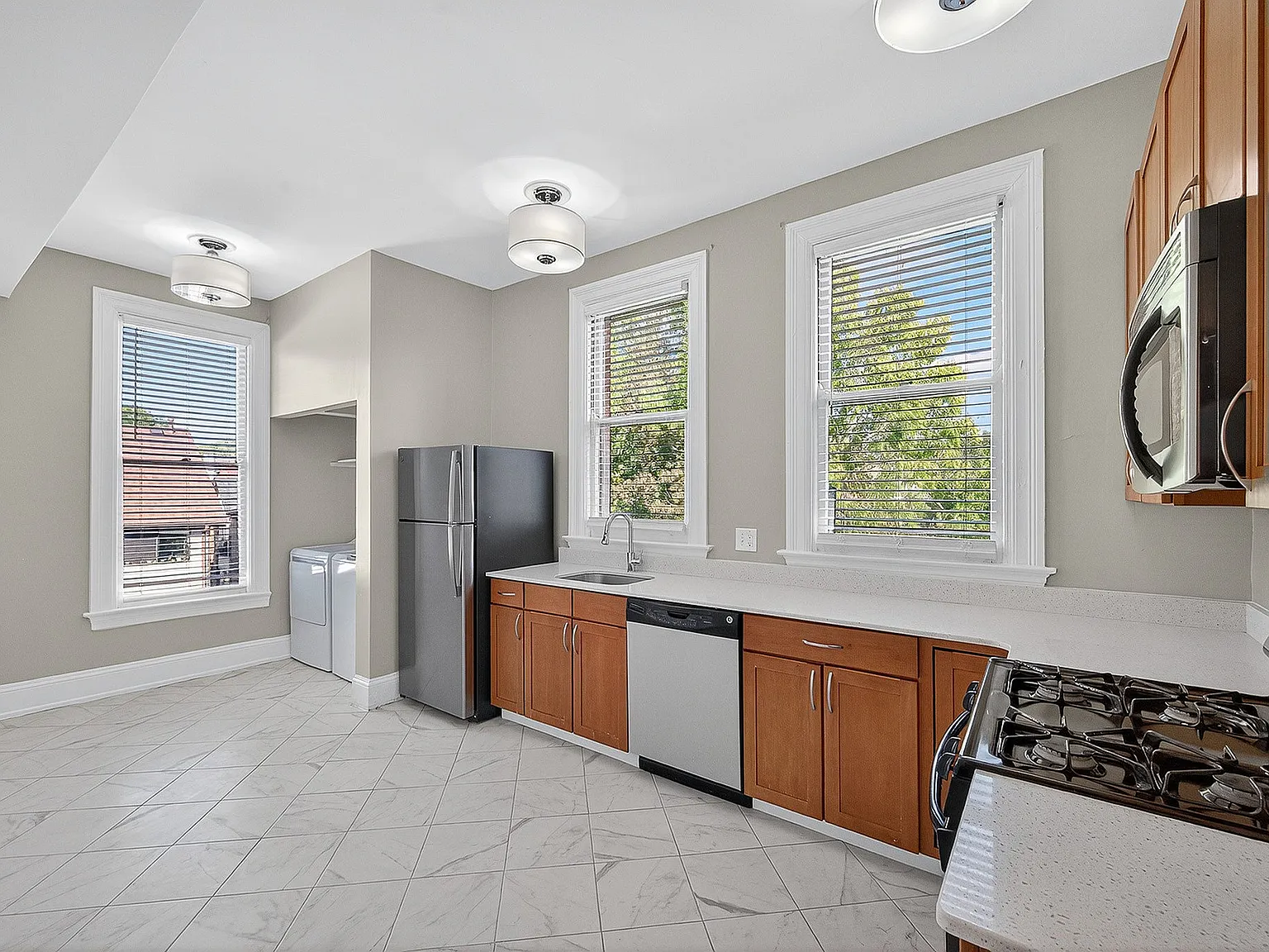 Grandview Apartments — Photo 1