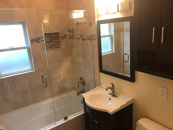 4th image of 311 Cowper St