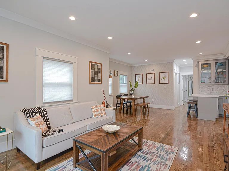 10 Grant St #1 — Photo 1