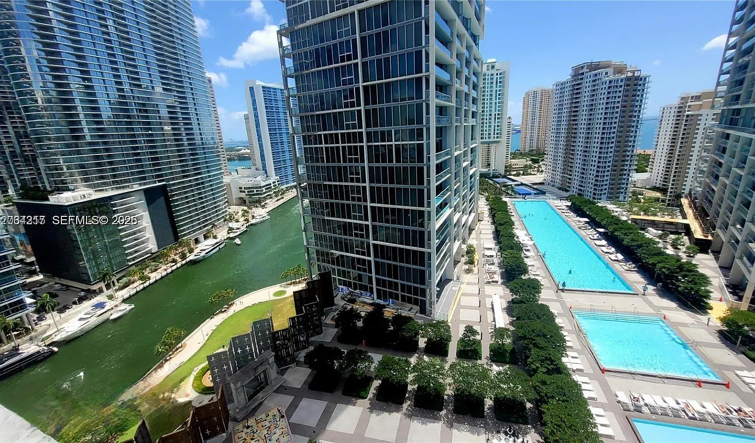 Icon Brickell Condo No 3 — Photo 1