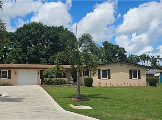 90 Palm Tree Ter, Fort Myers, FL 33905